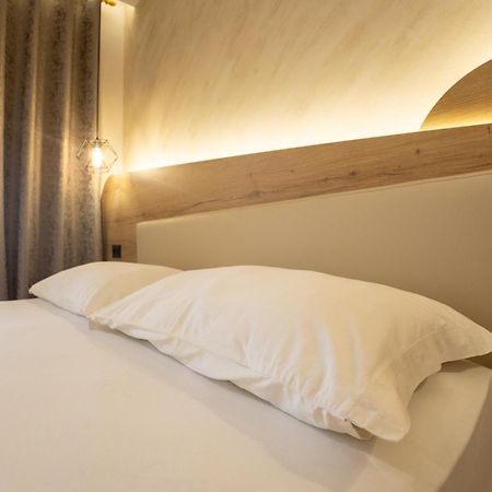 Hotel Klebrido Durres Bagian luar foto