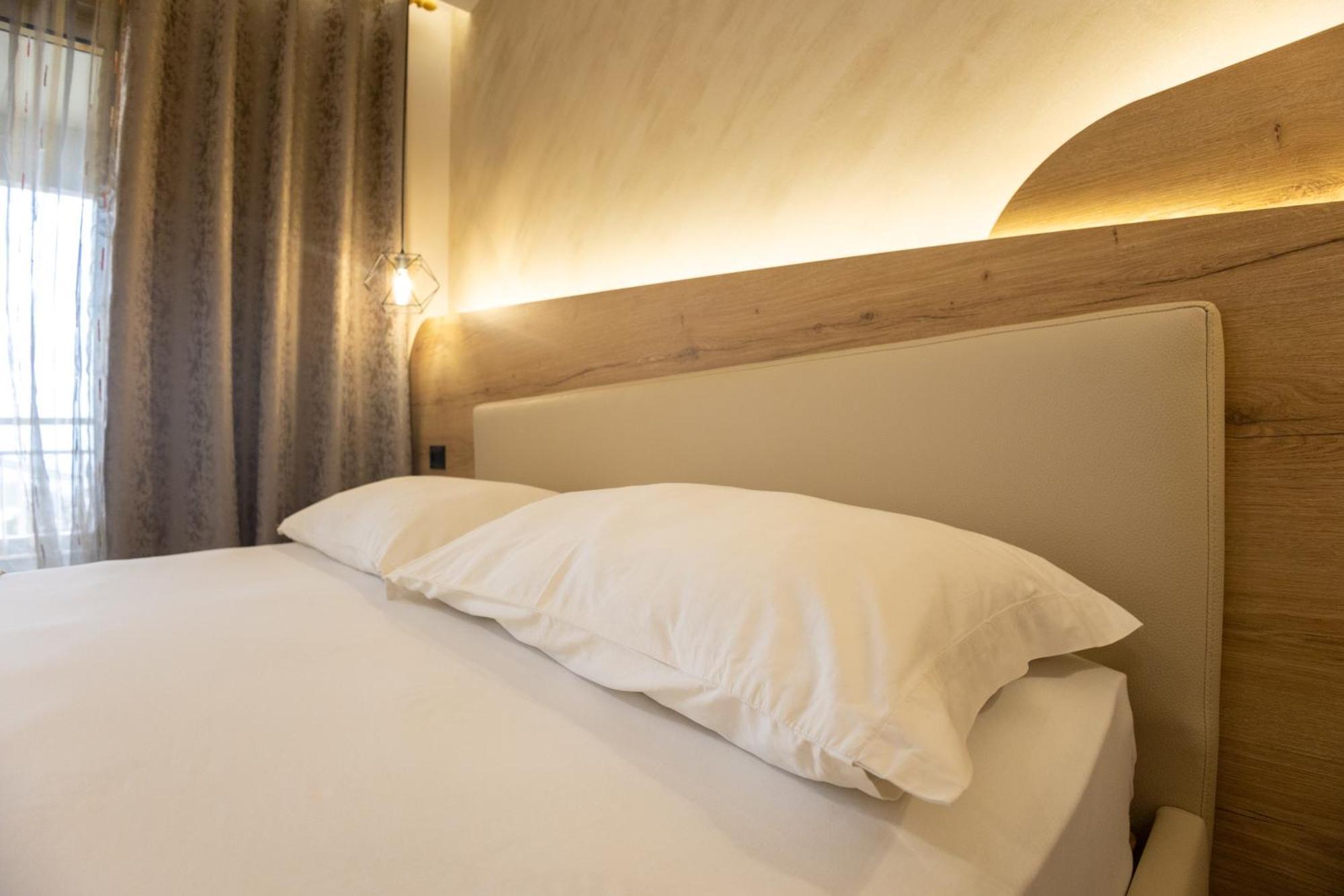 Hotel Klebrido Durres Bagian luar foto