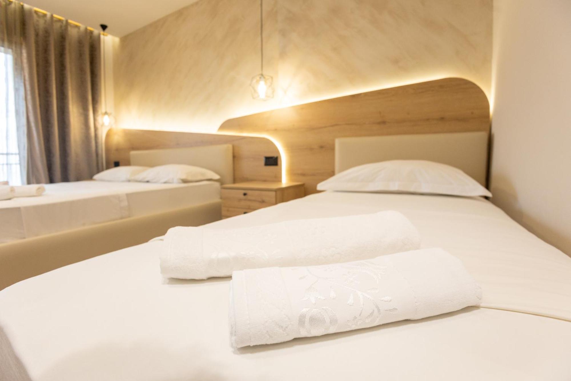 Hotel Klebrido Durres Bagian luar foto