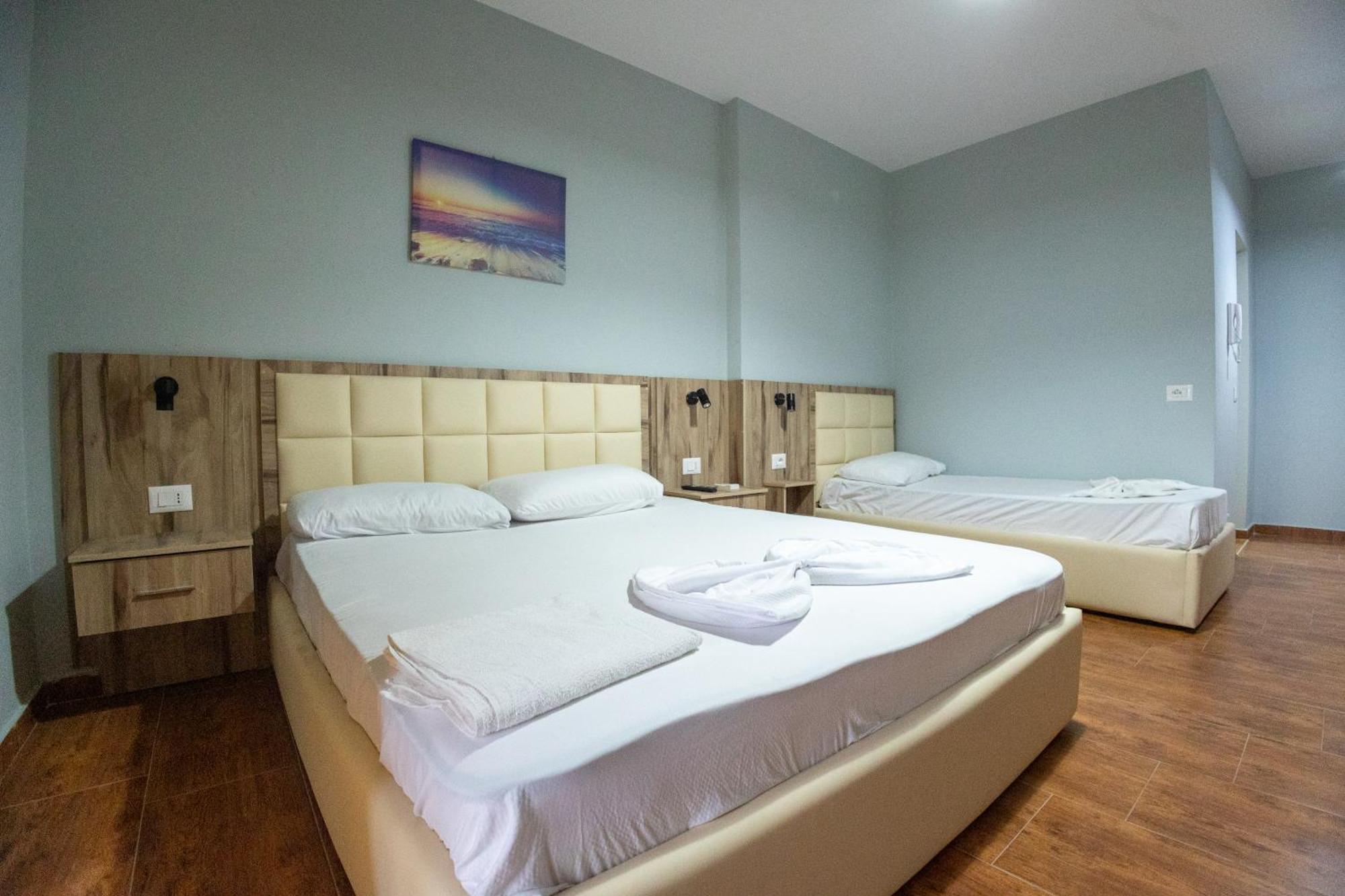 Hotel Klebrido Durres Bagian luar foto