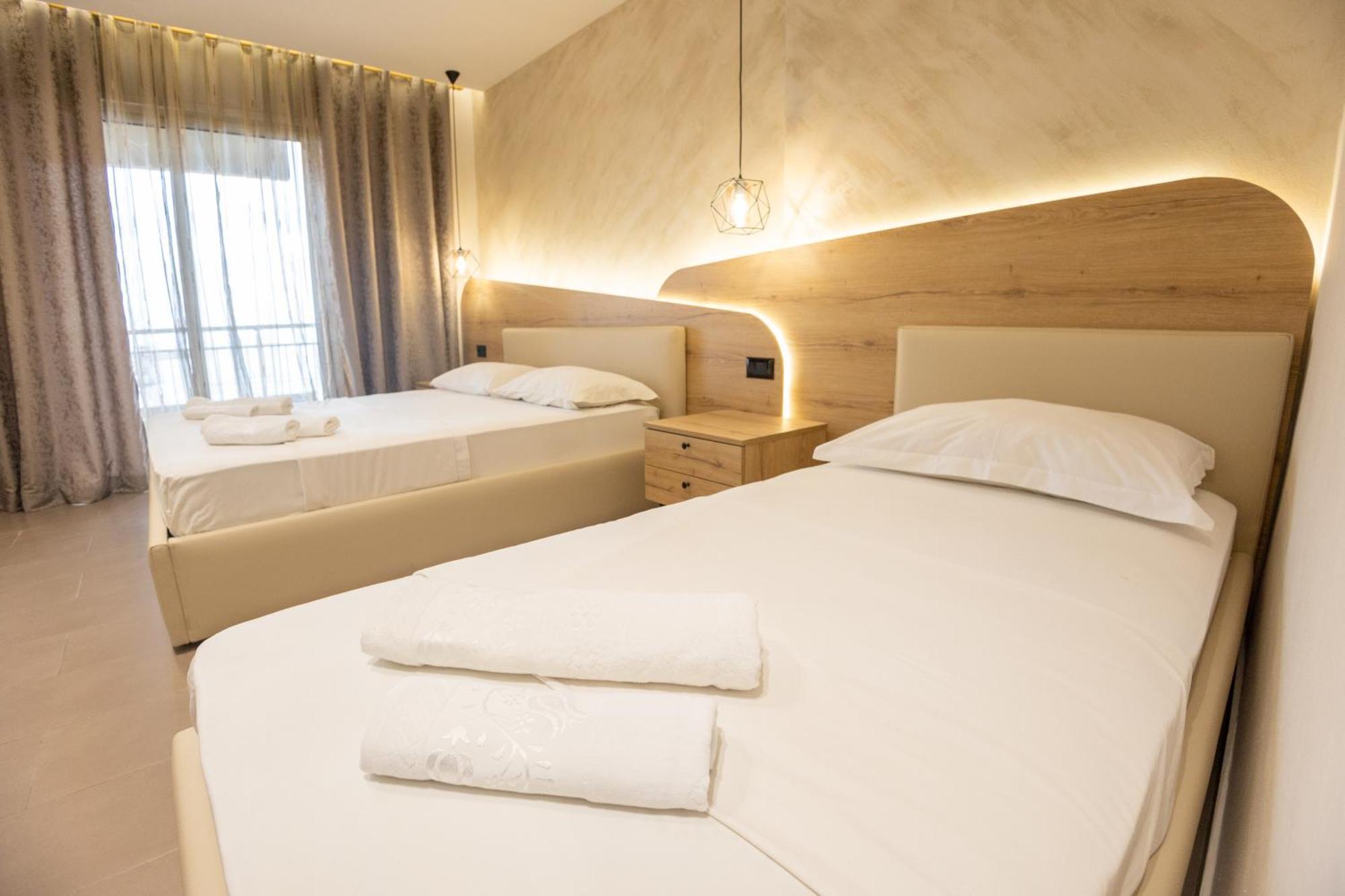 Hotel Klebrido Durres Bagian luar foto