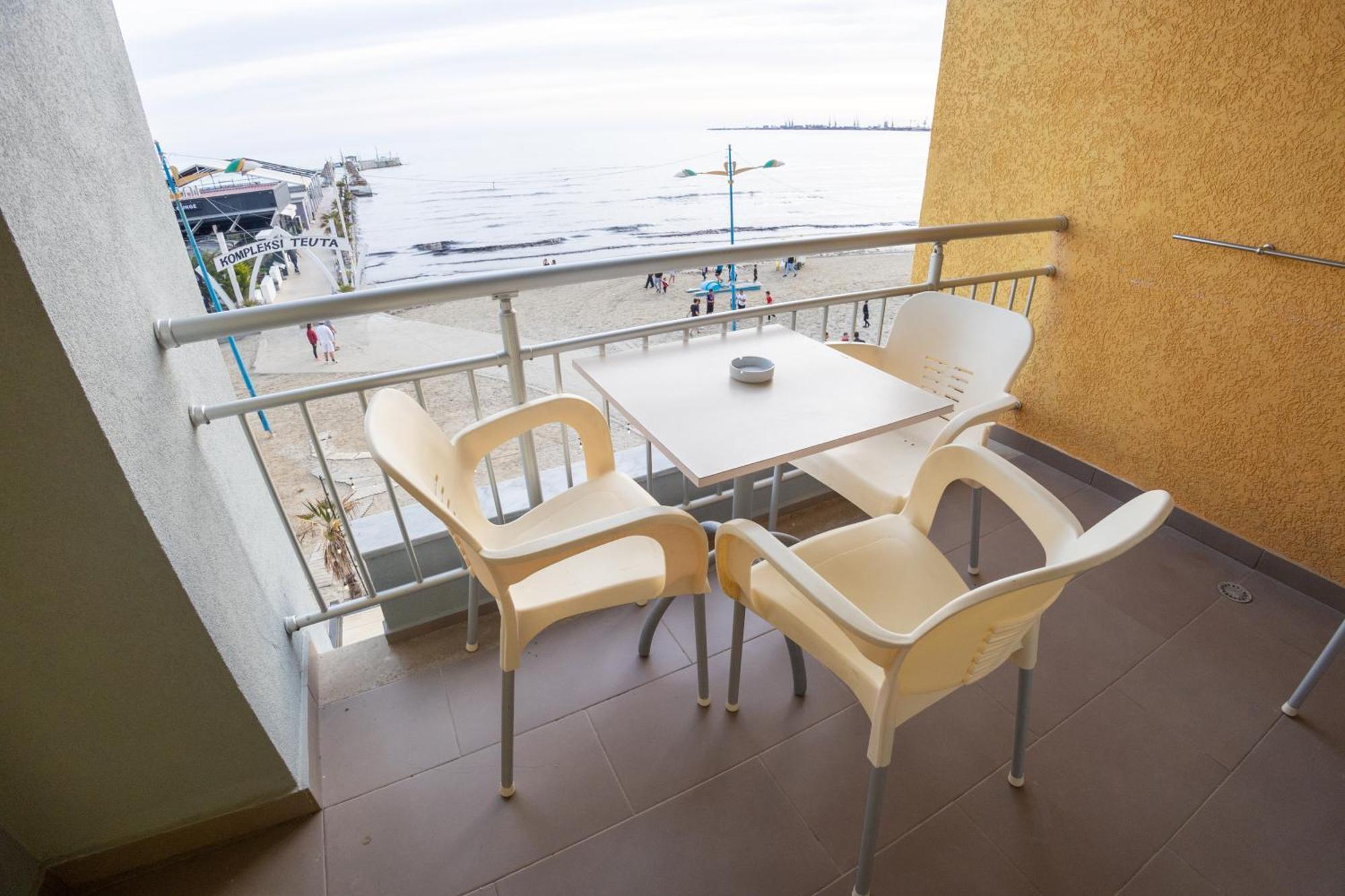 Hotel Klebrido Durres Bagian luar foto