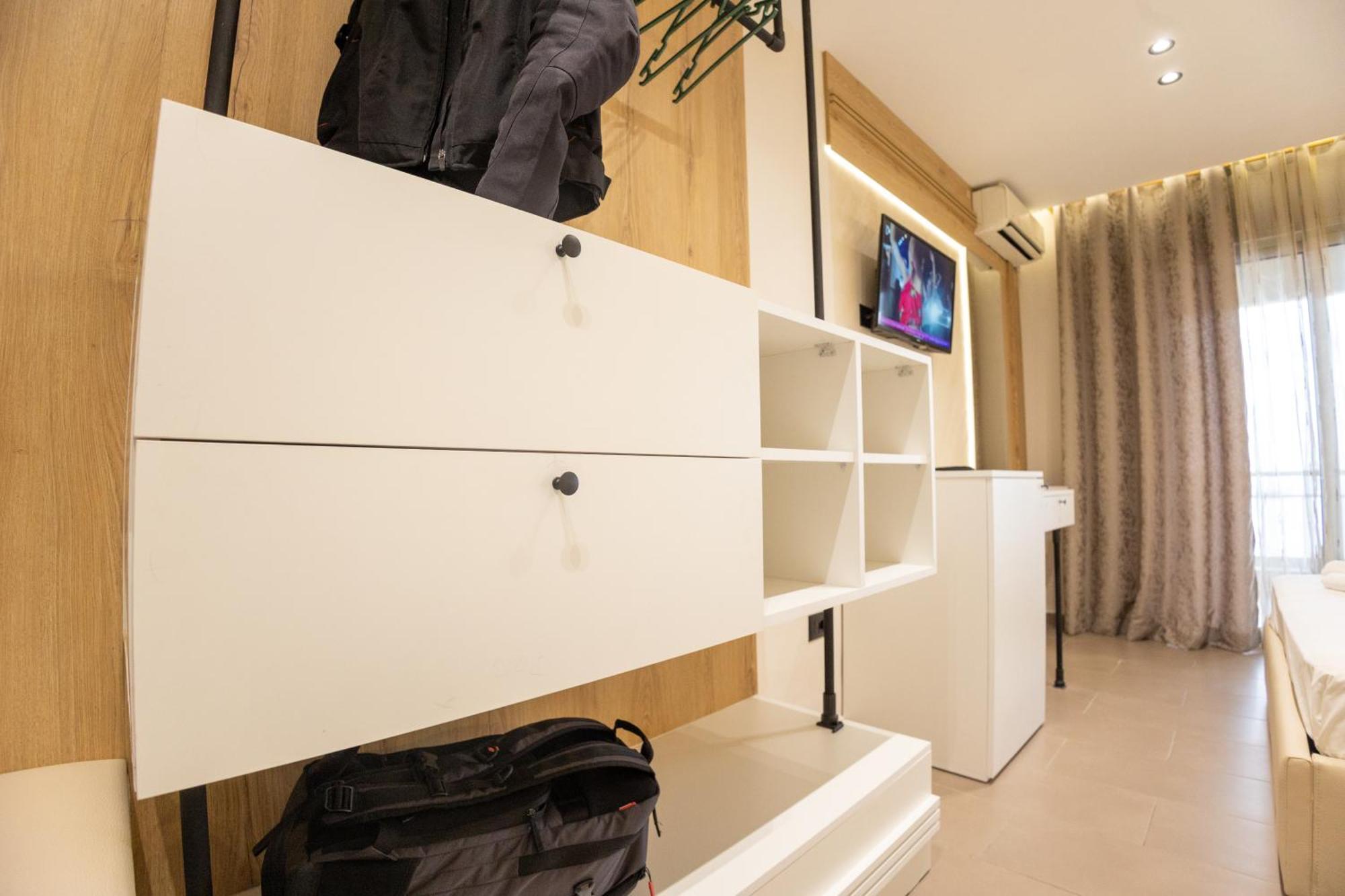 Hotel Klebrido Durres Bagian luar foto