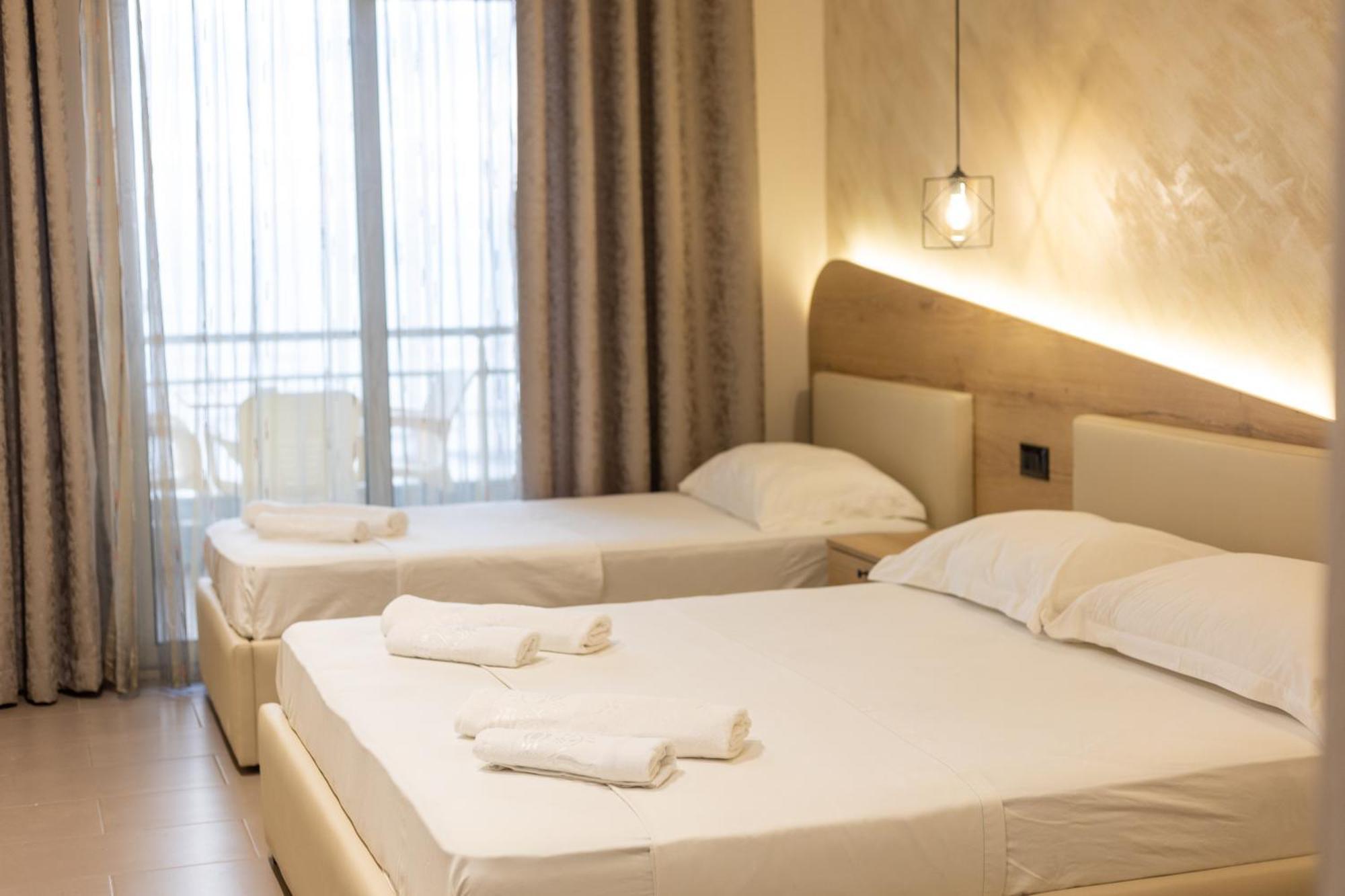 Hotel Klebrido Durres Bagian luar foto